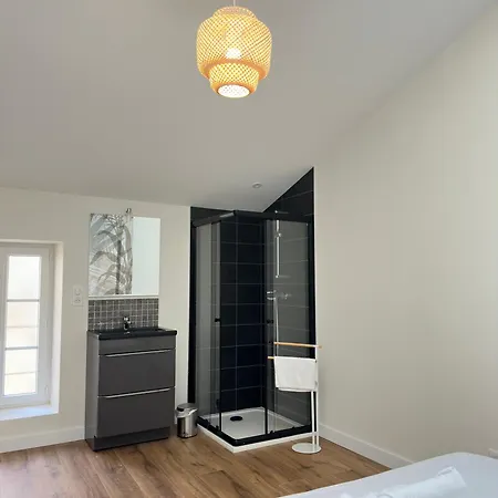 Le Repos Urbain, Pres De Carat Et Naval Group *