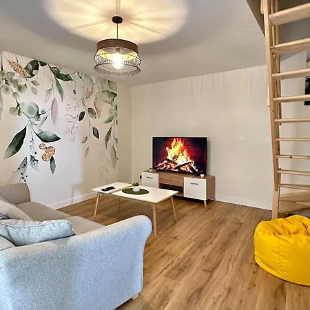Le Repos Urbain, Pres De Carat Et Naval Group